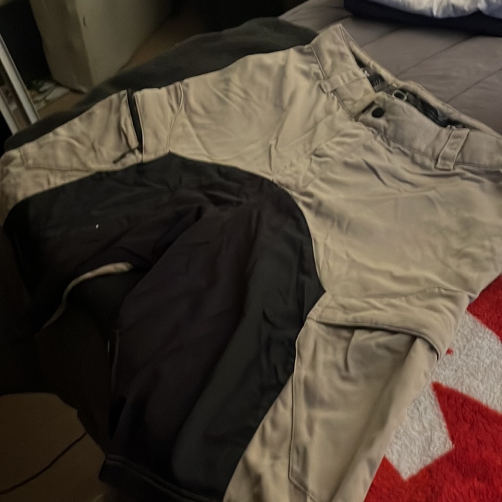 Oakley Riding Shorts - Picture 3 of 8